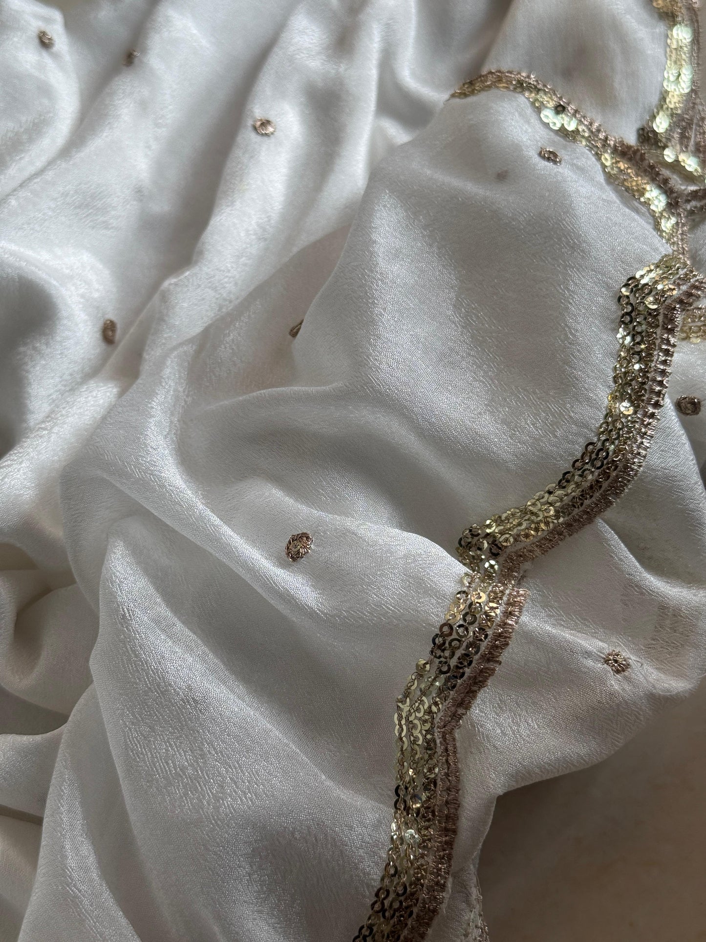 Chinon Scallop Dyeable Dupatta